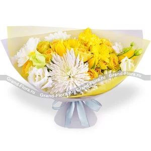 Солнечный остров - букет с желтыми кустовыми розами и хризантемой